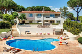 Villa Beirais by Villa Plus